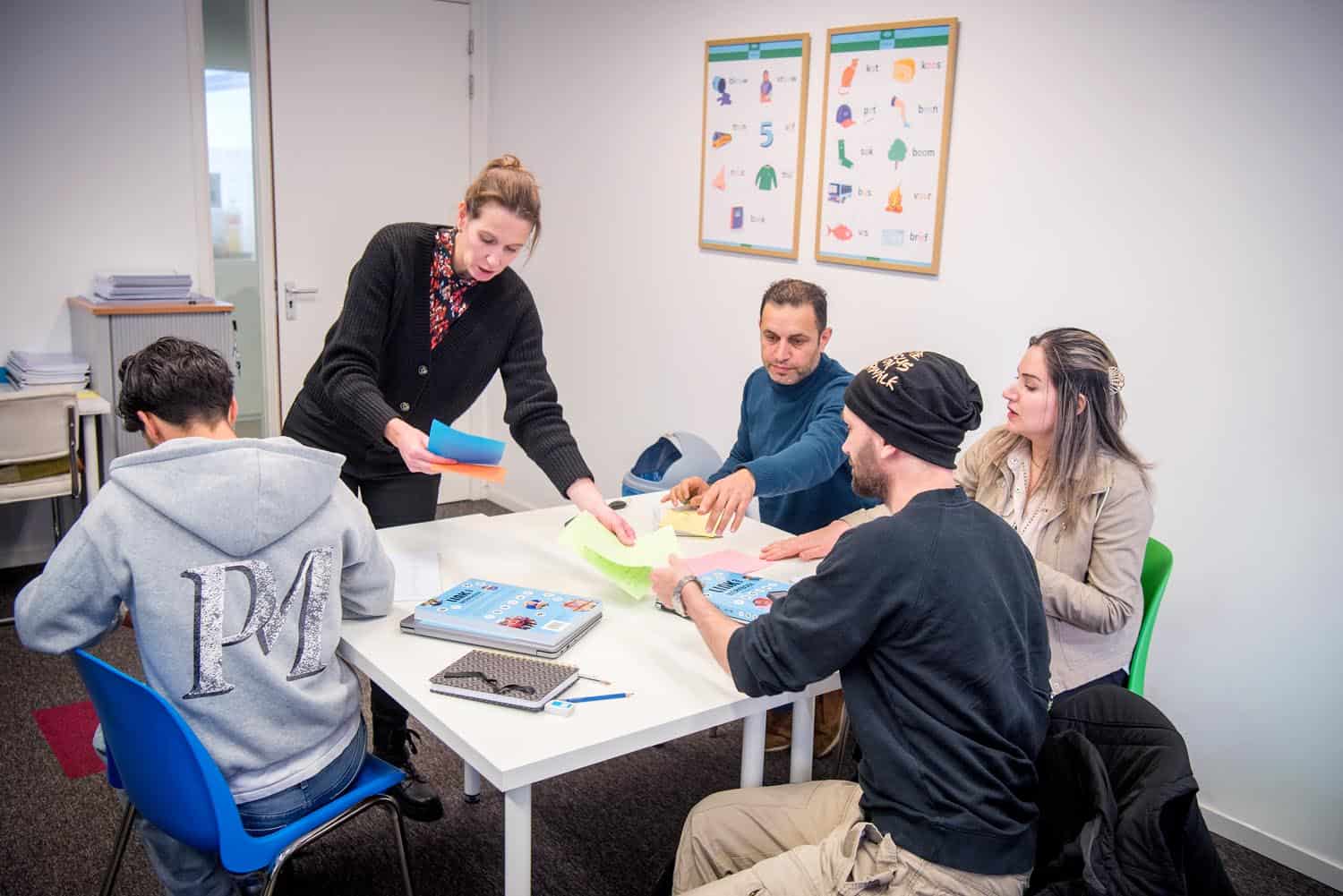 Taaltraining bij sappenproducent Hoogesteger